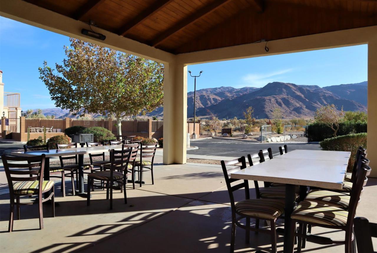 Oasis Inn And Suites 29 Palms Hotel Joshua Tree National Park Туэнтинайн-Палмс Экстерьер фото