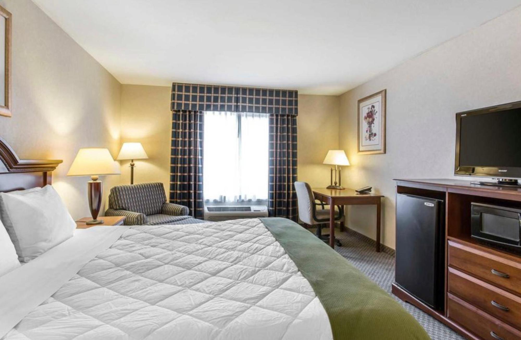 Oasis Inn And Suites 29 Palms Hotel Joshua Tree National Park Туэнтинайн-Палмс Экстерьер фото