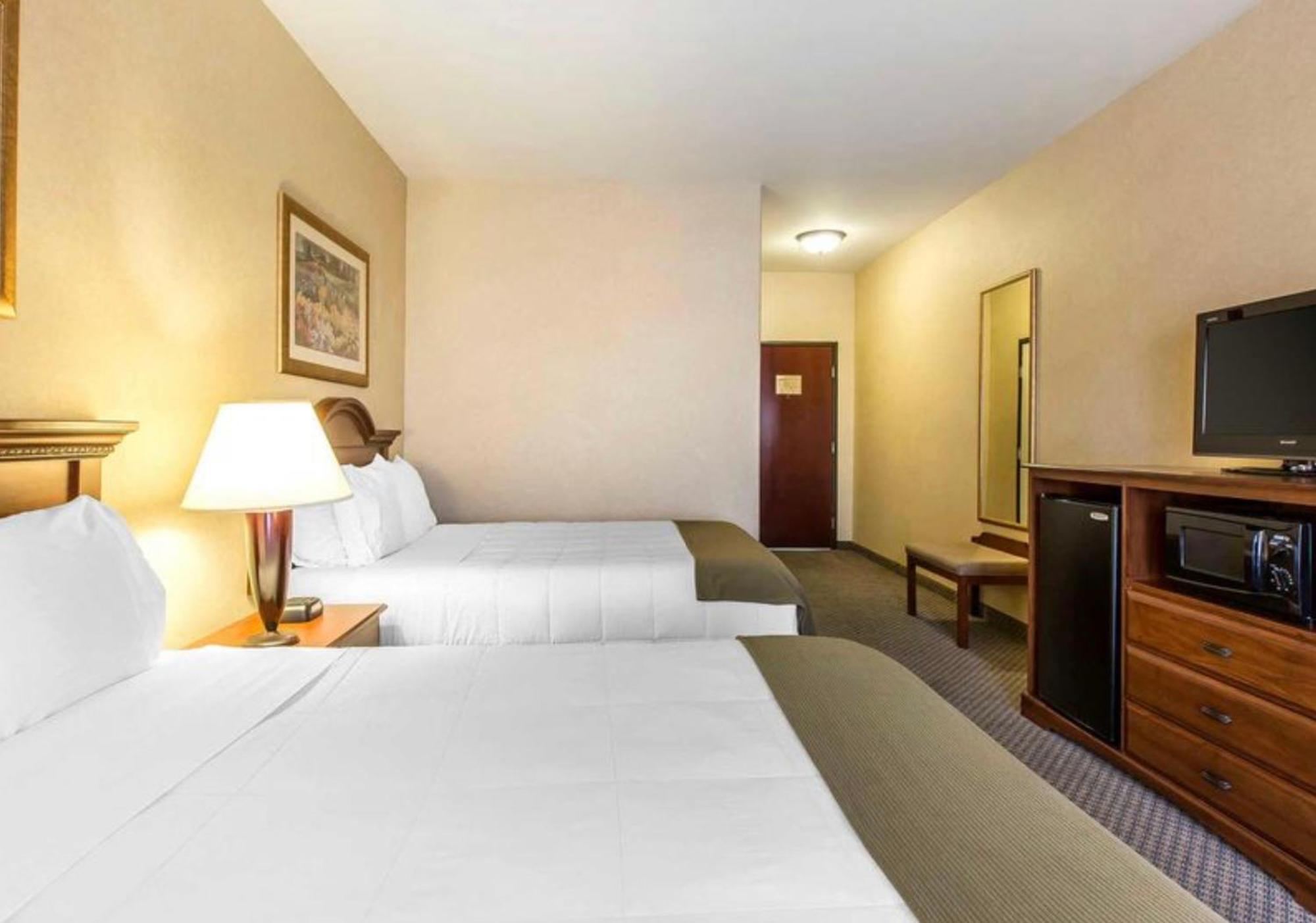 Oasis Inn And Suites 29 Palms Hotel Joshua Tree National Park Туэнтинайн-Палмс Экстерьер фото