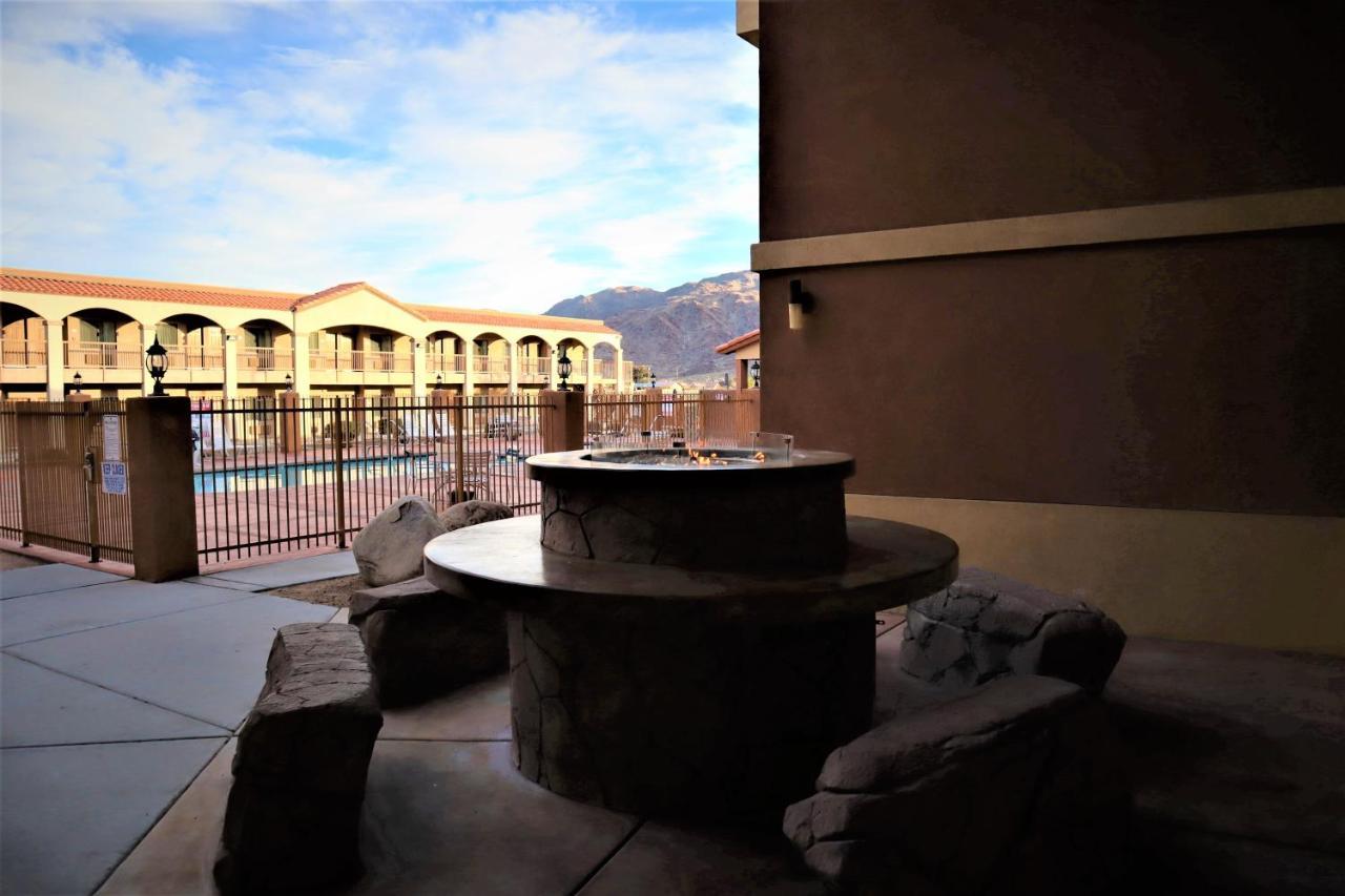 Oasis Inn And Suites 29 Palms Hotel Joshua Tree National Park Туэнтинайн-Палмс Экстерьер фото