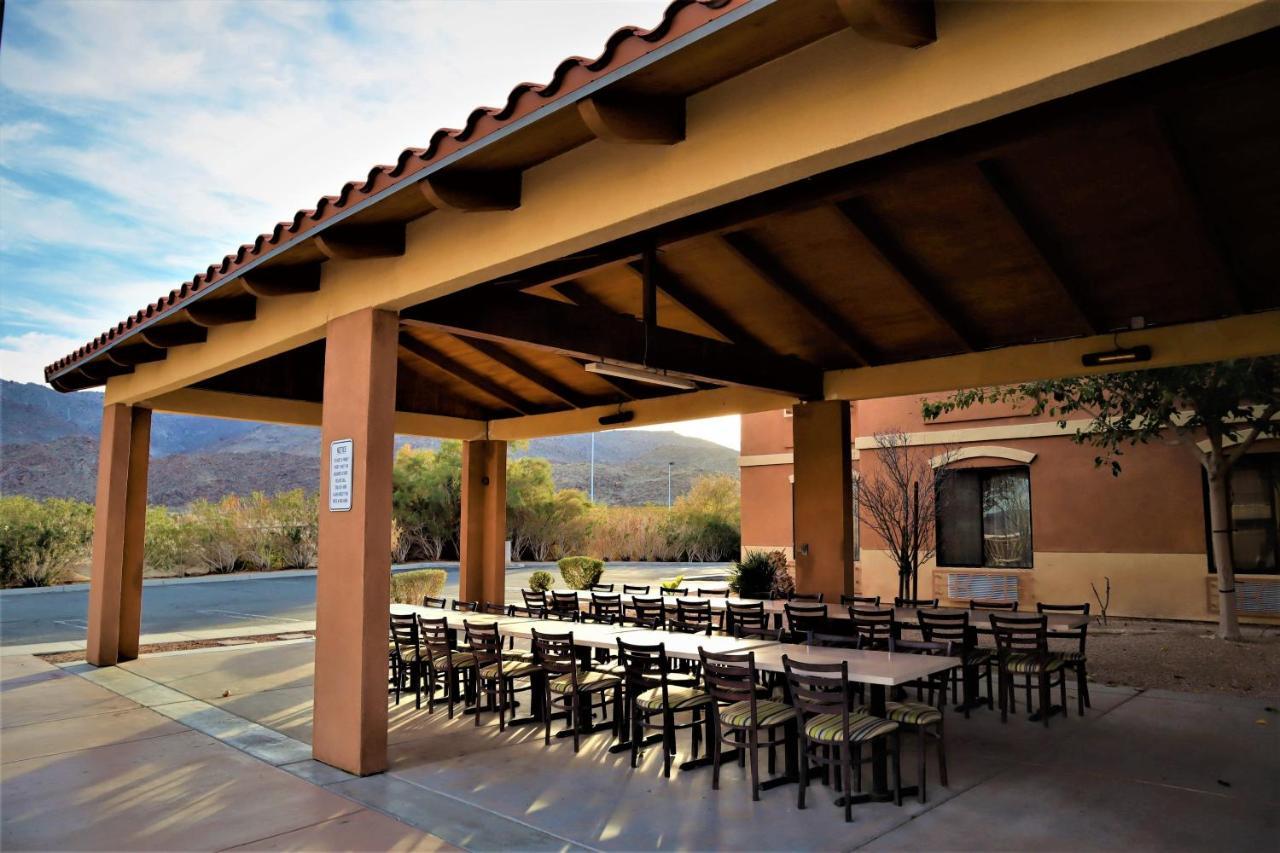 Oasis Inn And Suites 29 Palms Hotel Joshua Tree National Park Туэнтинайн-Палмс Экстерьер фото